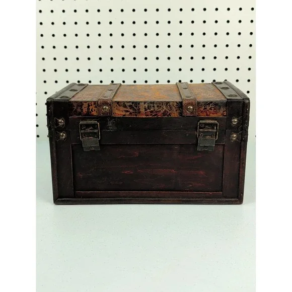 Wood‎ & Faux Leather Treasure Chest Trinket Box Halloween Prop
